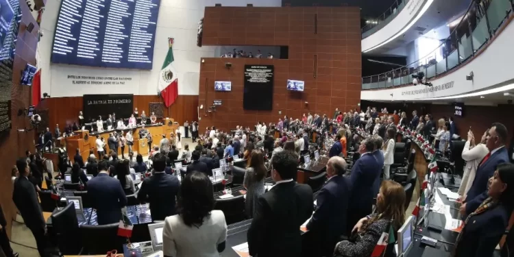 Ejecutivo envía al Senado paquete de 8 reformas constitucionales del sector energético I Documentos