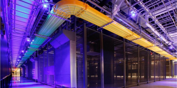 Mitos vs Realidad: ¿Qué tanto sabes sobre los centros de datos?