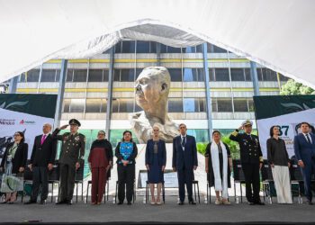 Ejecutivo publica leyes secundarias de la reforma energética; CFE y Pemex regresan a su status de empresas públicas