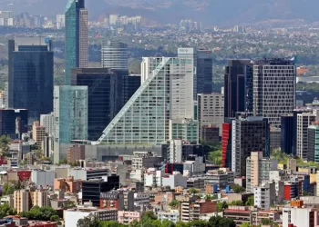 Gobierno de la CDMX cobrará impuesto verde a empresas que produzcan más de una tonelada de CO2