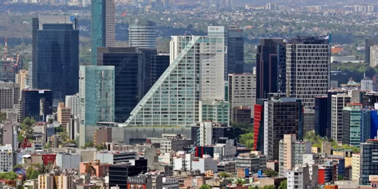 Gobierno de la CDMX cobrará impuesto verde a empresas que produzcan más de una tonelada de CO2