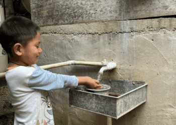 acciona.org beneficia a 42,000 personas con electricidad renovable y saneamiento de agua