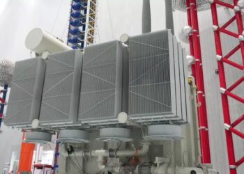 Hitachi Energy prueba con éxito transformador 765 kV que mejora la seguridad y protege el ambiente en redes eléctricas