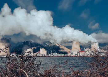 Energía nuclear e hidroeléctrica de Francia aumentó en 2024; exportaciones de electricidad al alza