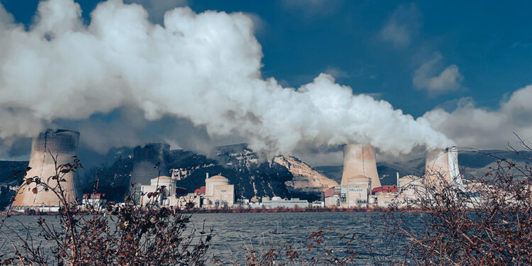 Energía nuclear e hidroeléctrica de Francia aumentó en 2024; exportaciones de electricidad al alza