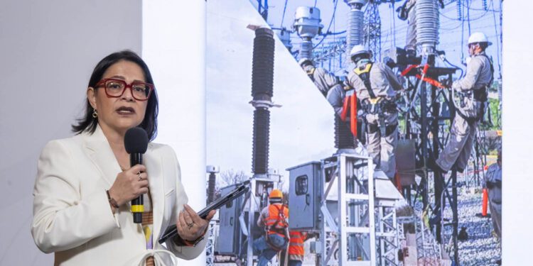 CFE invertirá 8,177 MDD para fortalecer Red de Transmisión; se construirán 275 líneas de transmisión y 524 obras en subestaciones eléctricas