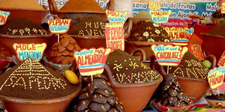 Arranca la Feria Nacional del Mole en Milpa Alta