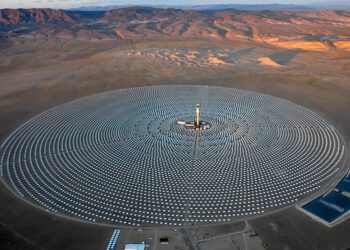 Atlas Renewable Energy asegura financiamiento por 475 MDD para proyecto solar + baterías para abastecer al sector minero