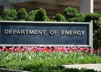 Departamento de Energia de EE.UU. urge inversión en infraestructura y desregularizar sector