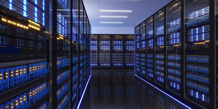 Falta energía a centros de datos para acelerar crecimiento; inversiones voltean a otros países