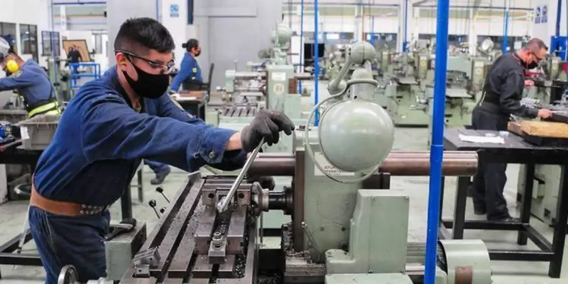 Tres de cada 10 dólares que se exportan de México salen de Chihuahua y Jalisco