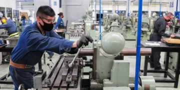 Tres de cada 10 dólares que se exportan de México salen de Chihuahua y Jalisco