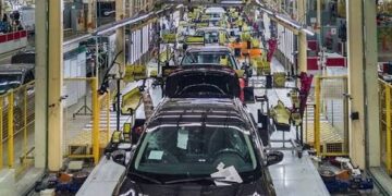 Producción de BMW, Nissan, Mazda, Mercedes Benz se desploma en México en el primer semestre